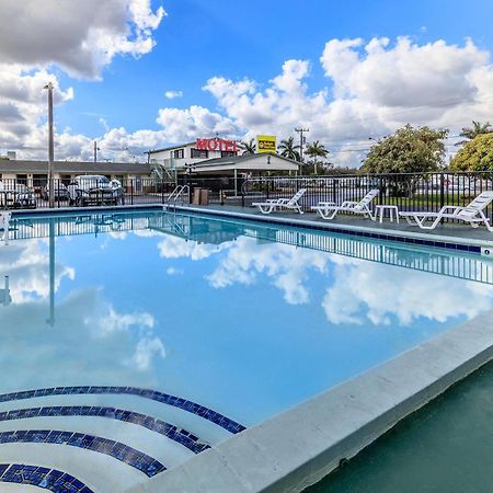 Budget Host Inn Florida City Bagian luar foto