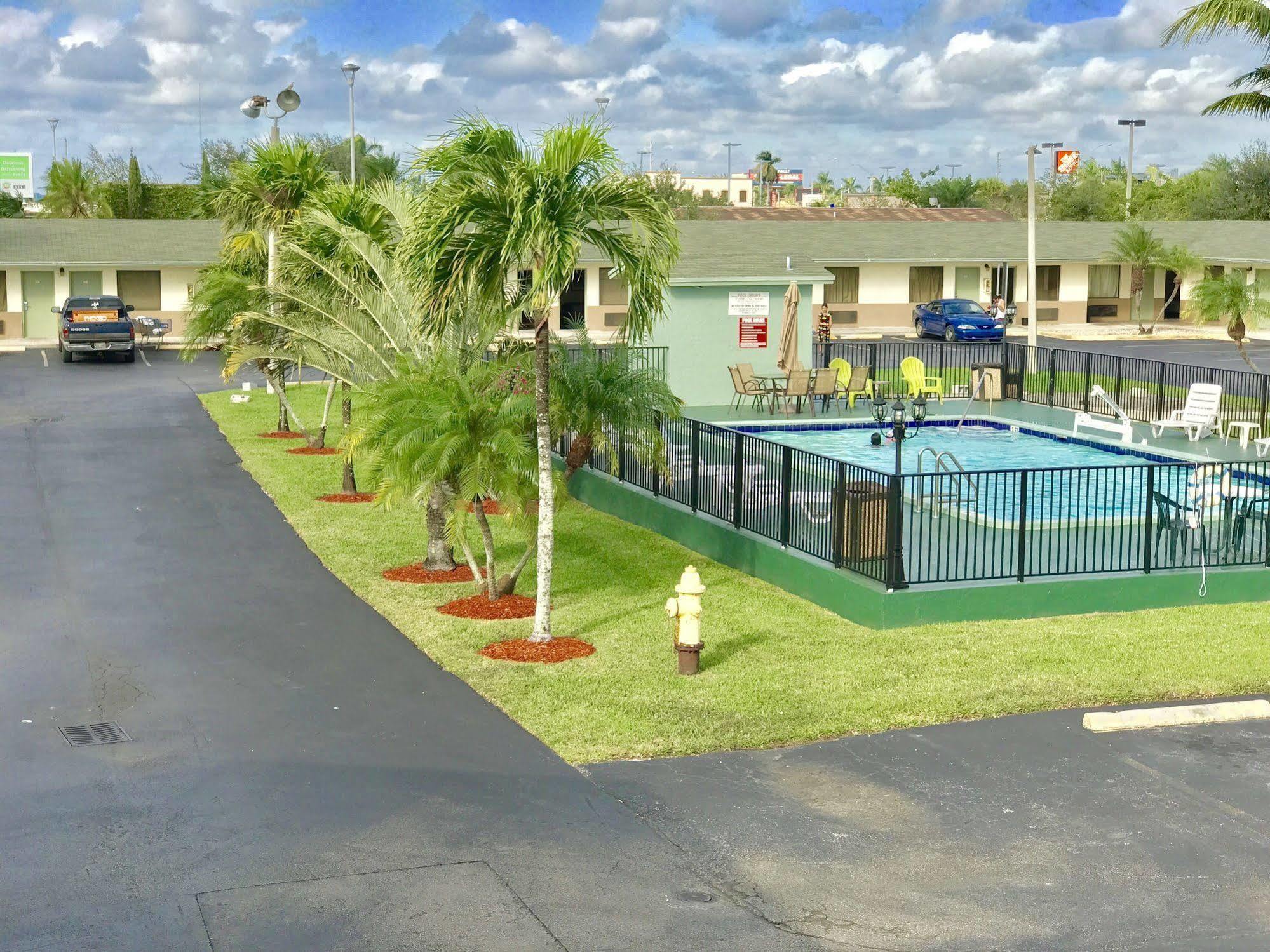 Budget Host Inn Florida City Bagian luar foto