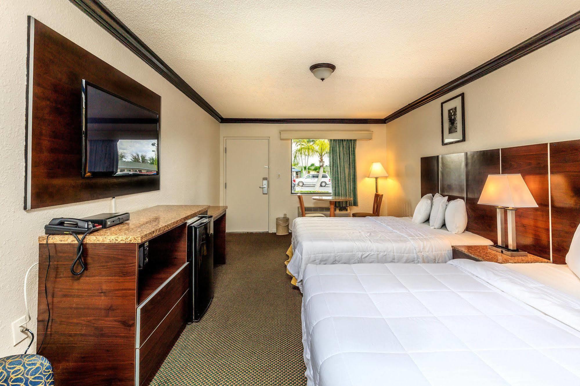 Budget Host Inn Florida City Bagian luar foto